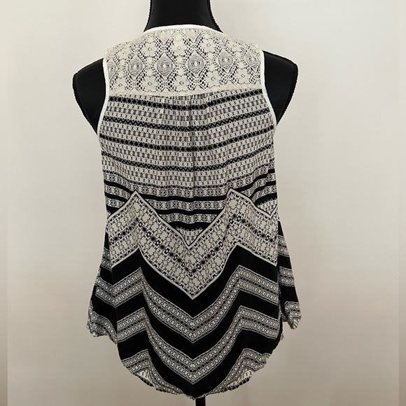 NWT Bohemian Lace Top | Medium | Ivory / Black | - Picture 4 of 4